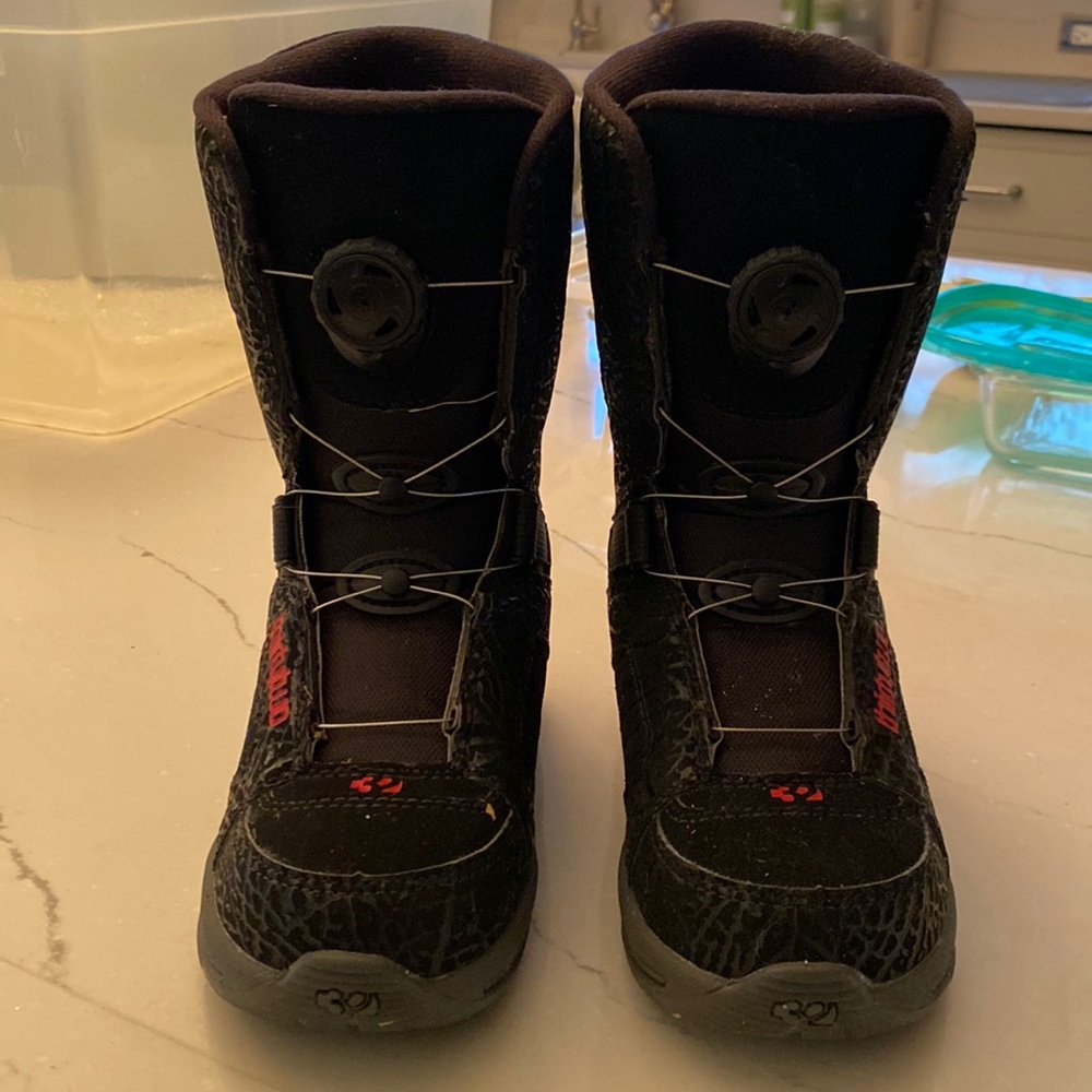 ThirtyTwo Snowboard Boots - Kids Size 2